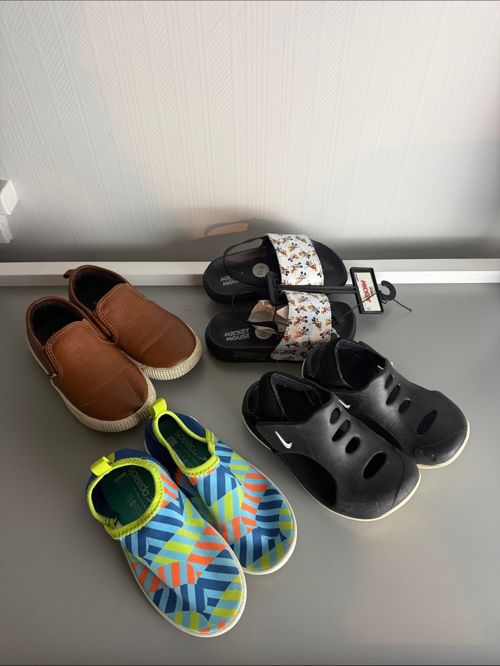Bundle of Summer Shoes Toddler size 9 Nike Sunray Sandals Black/White SZ 9c